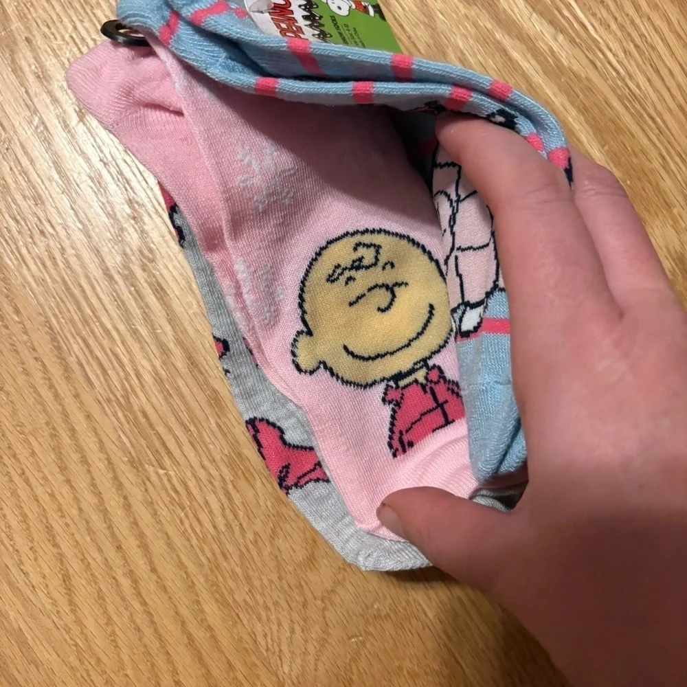 Peanuts Snoopy Winter Christmas Blue Pink Socks NEW Puffer Coat Charlie Brown
